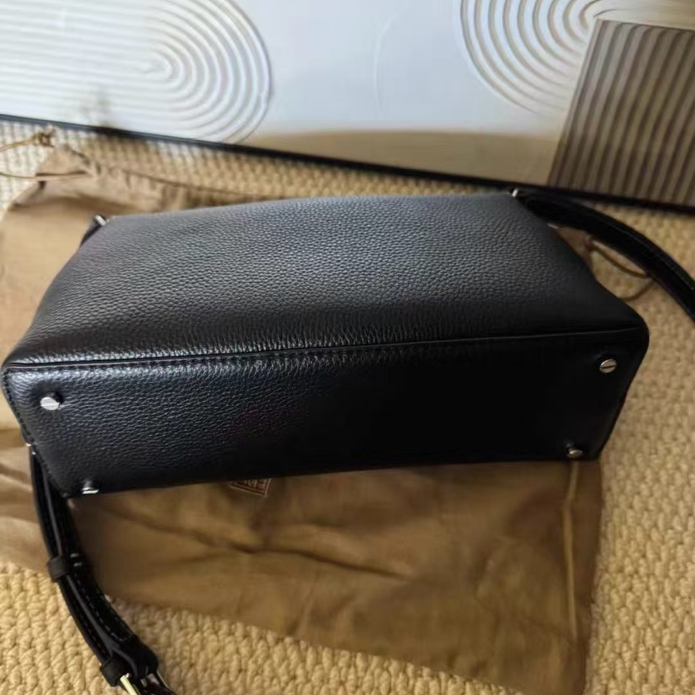 Toteme Black Shoulder bag - Picture 3 of 5